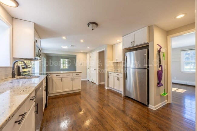 Building Photo - 101 Hungary Rd