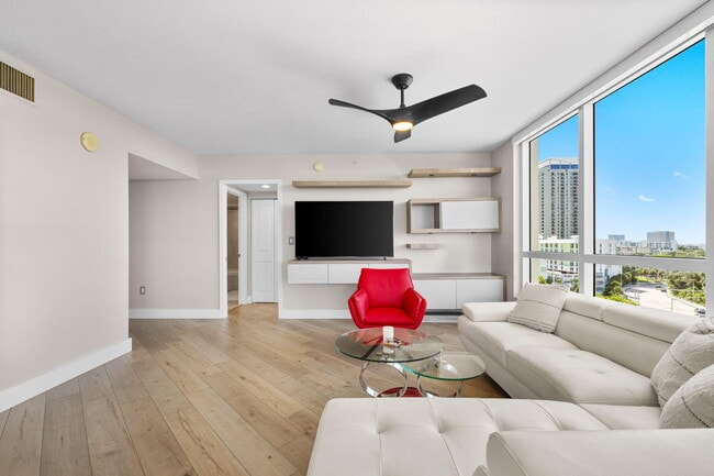 Building Photo - 600 W Las Olas Blvd