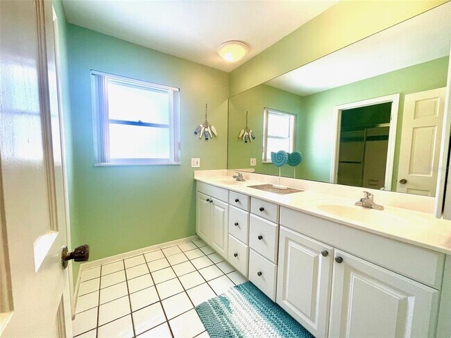 Building Photo - 315 Lazy Acres Ln