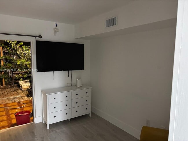 Building Photo - 6886 NW 166th Terrace