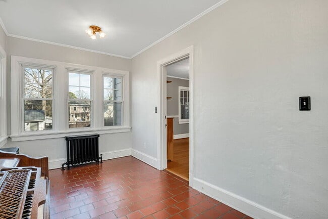 Building Photo - Standout 3-bed, 1.5-bath 1930s Richmond home full of vintage charm
