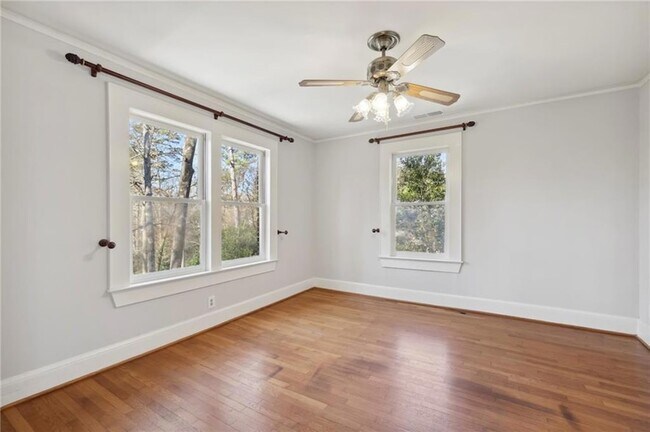 Building Photo - 1712 N Rock Springs Rd NE