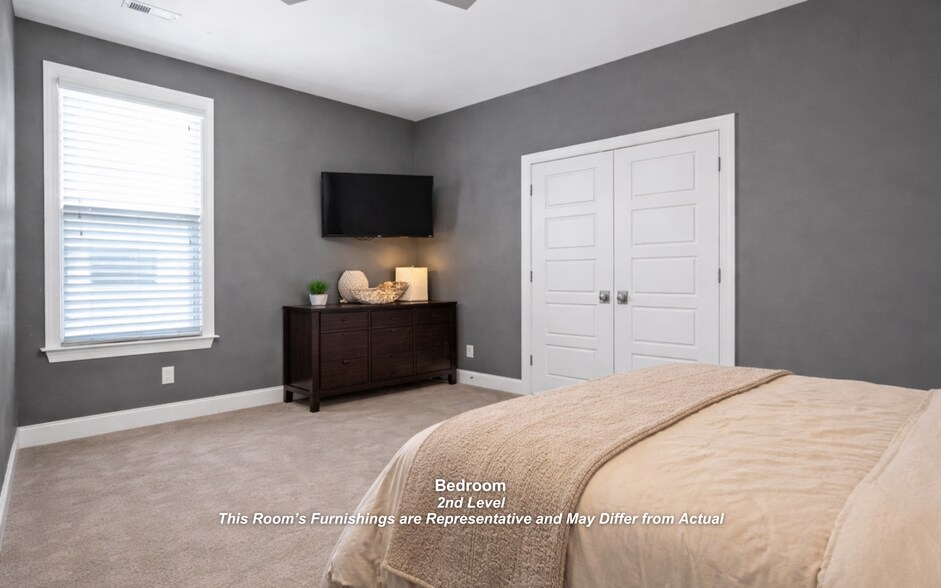 Building Photo - 1449 Madison St