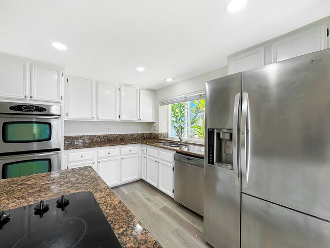 Building Photo - Great 4B/2.5BA House in Scripps Ranch!