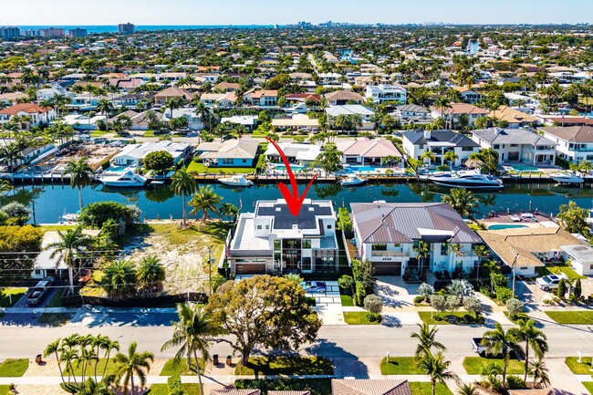 Building Photo - 2650 NE 48th Ct