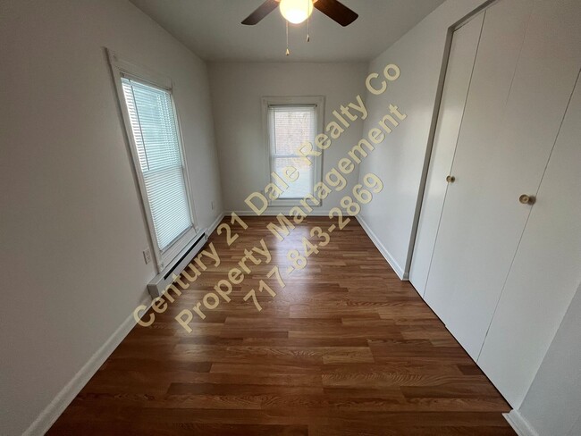 Building Photo - 3 Bedroom, 1 Bath Home in Spring Grove School District with Brand new LVP Flooring