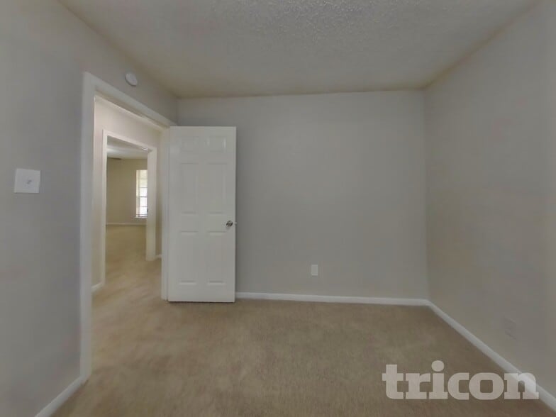 Building Photo - 19902 Burle Oak Dr