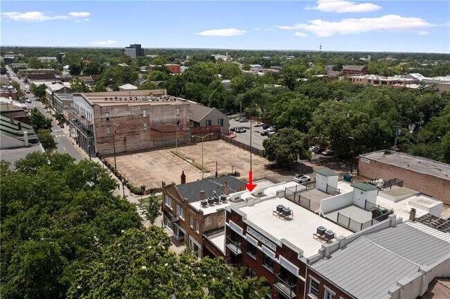 Building Photo - 362 Dauphin St