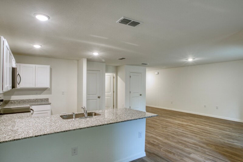 Building Photo - 28118 Pasadena Dr