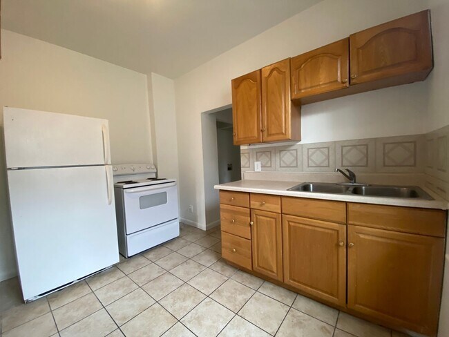 Building Photo - 926 Binford St