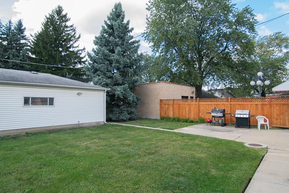 Building Photo - 3916 N Kildare Ave