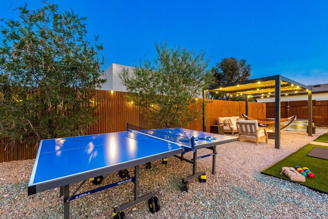 Building Photo - 1314 S 8th Ave