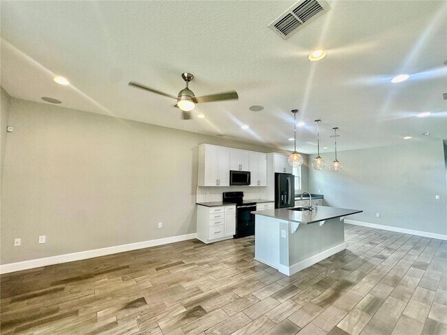 Building Photo - 710 Spring Creek Dr
