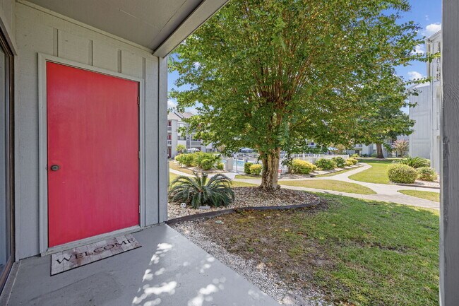 Building Photo - Charming 2-Bedroom Condo Near the Beach