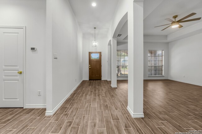 Building Photo - 3Bed/2.5 Bath House Ready for Rent!
