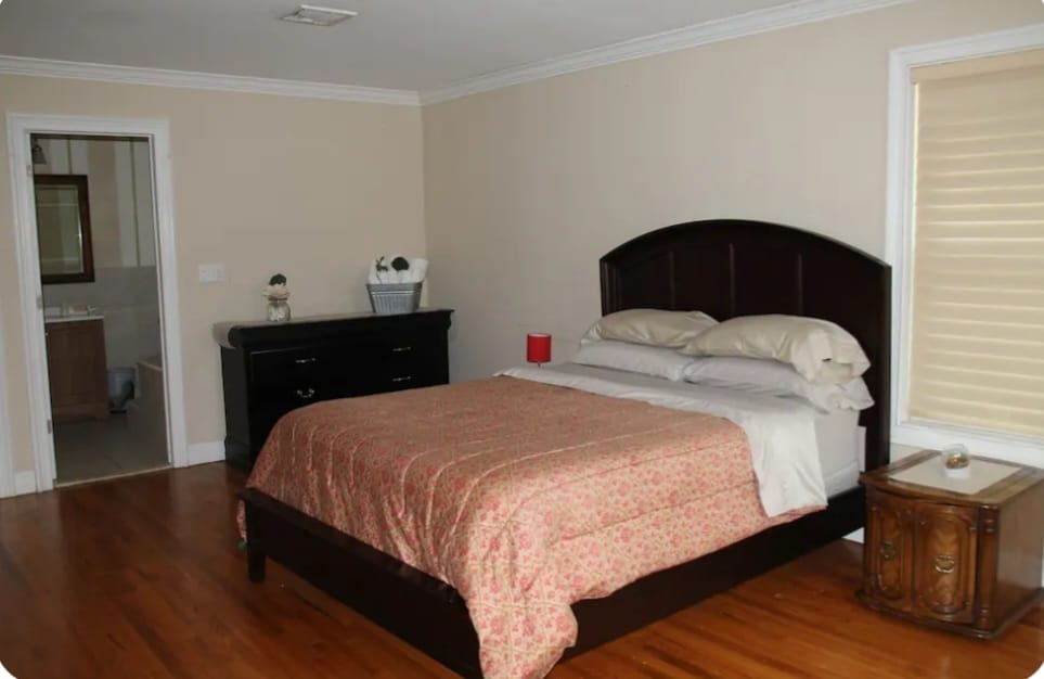 Building Photo - 189 Newport Rd