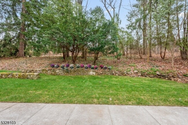 Building Photo - 427 Meyersville Rd