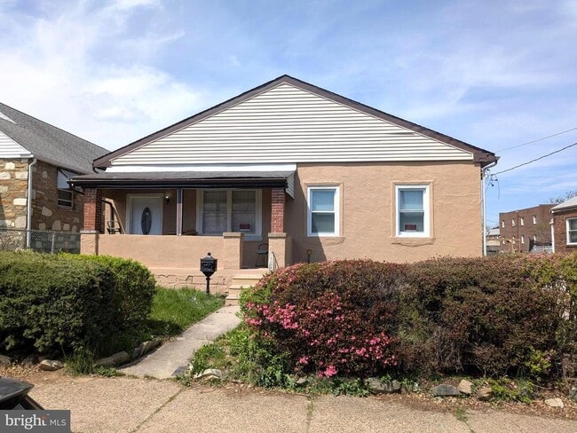Building Photo - 7524 Whitaker Ave