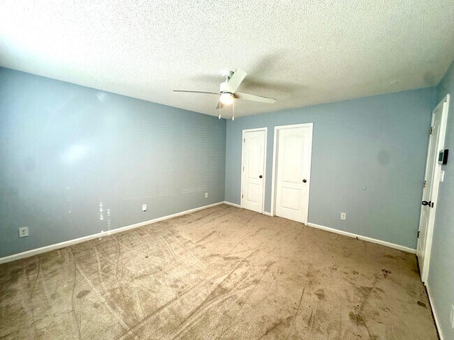 Building Photo - 8200 Reames Rd