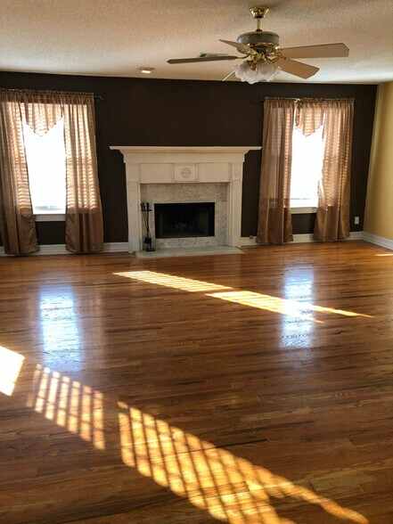 Building Photo - 104 Arbor Cove Way