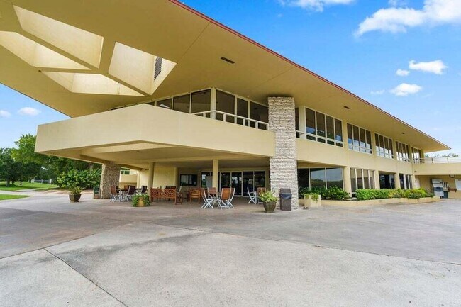 Building Photo - 3007 Bent Pine Dr