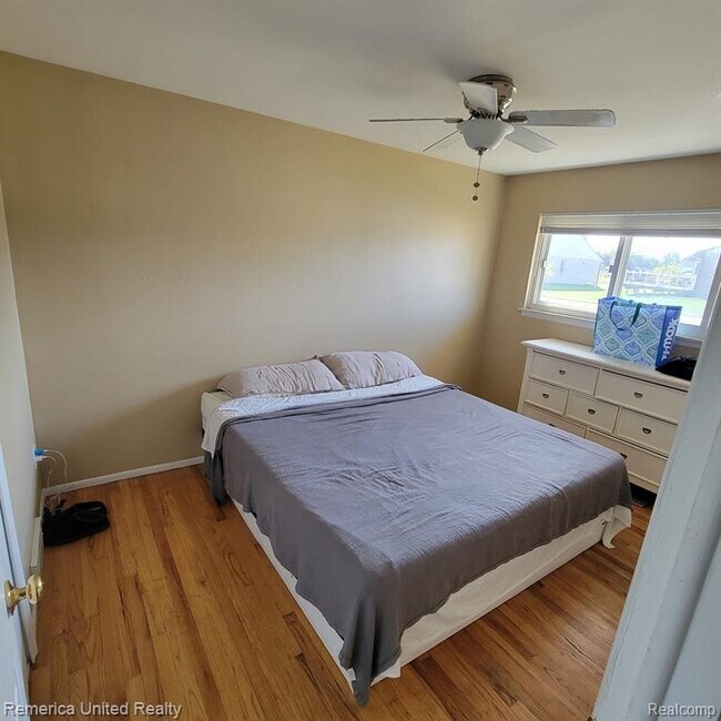 Building Photo - 37944 Lyndon St