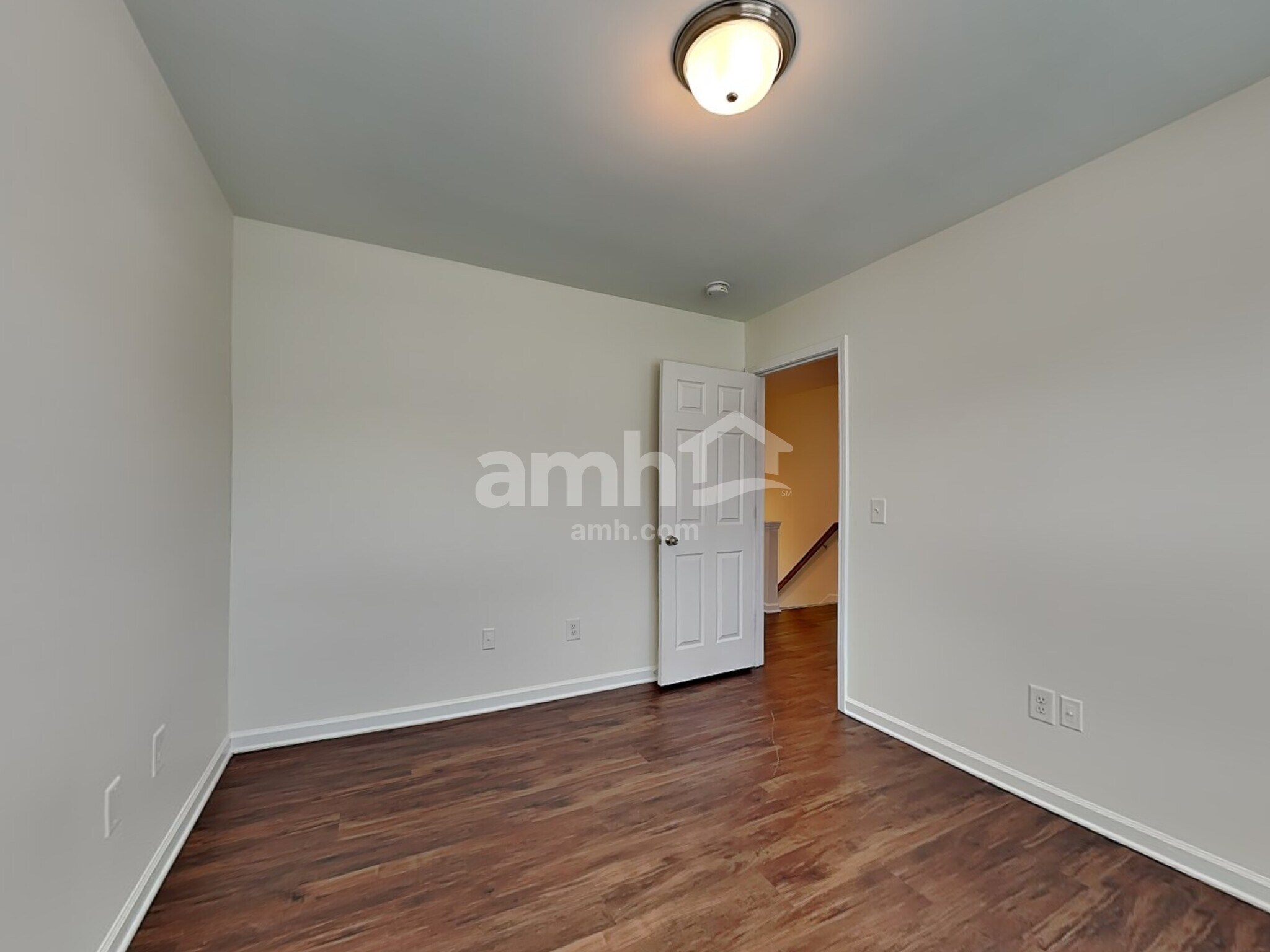 Building Photo - 2718 Quail Oaks Dr