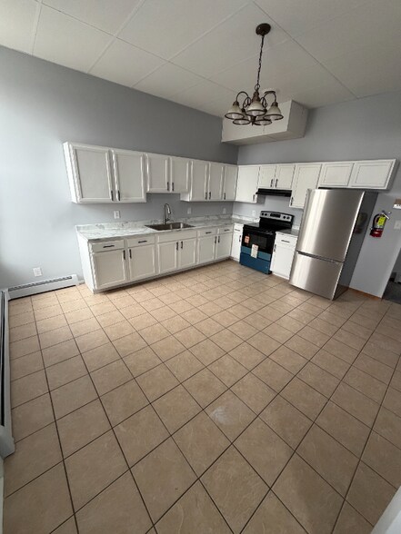 Building Photo - 205 Plum St