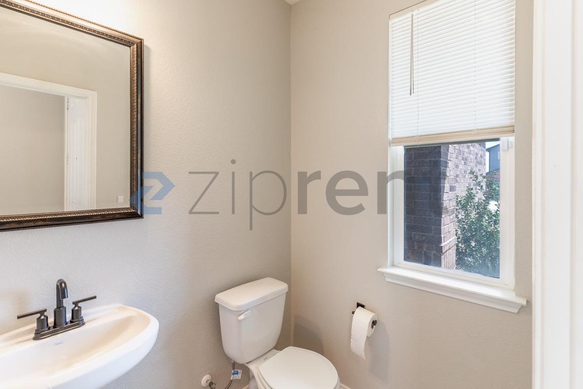 Building Photo - Unit