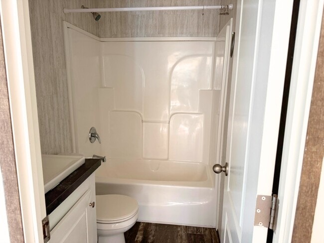 Building Photo - 709 N Power Glide Way