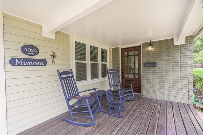 Building Photo - 4924 Mimosa Dr