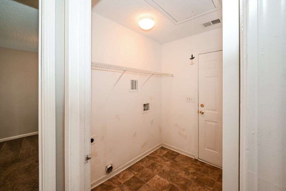Building Photo - 5880 Mahogany Pl SW