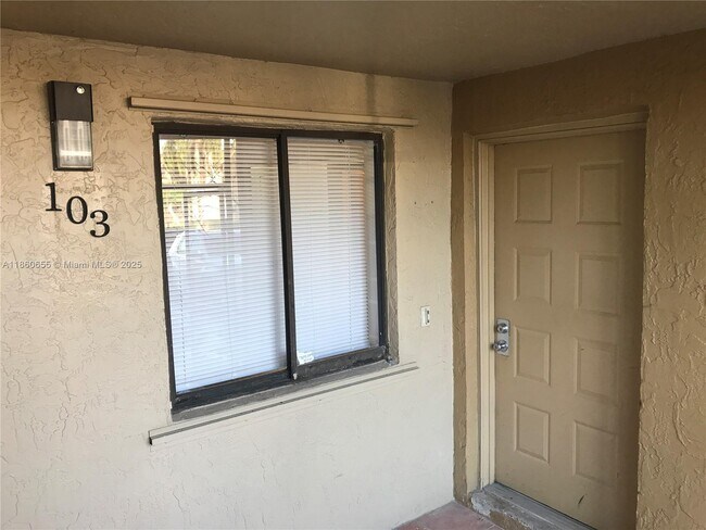 Building Photo - 16521 Blatt Blvd