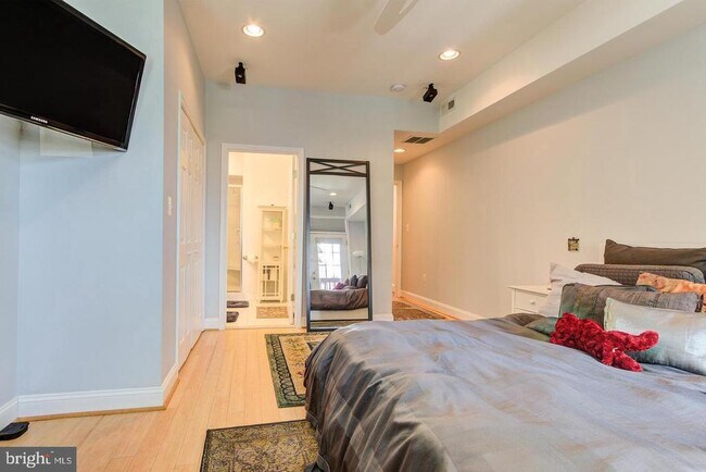 Building Photo - 2717 13th St NW