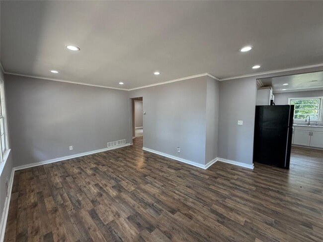 Building Photo - 109 Scarlett Dr