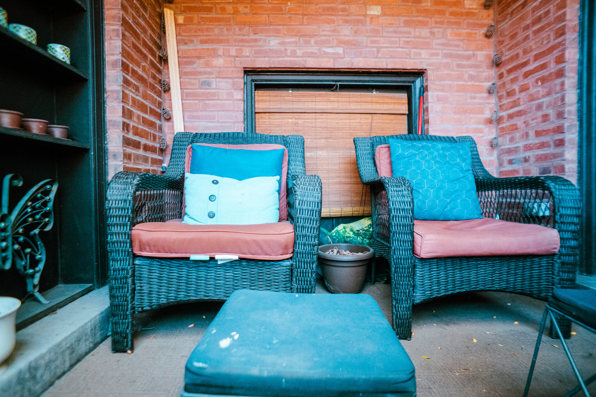 Outdoor Balcony facing tree lined street - 6709 N Lakewood Ave