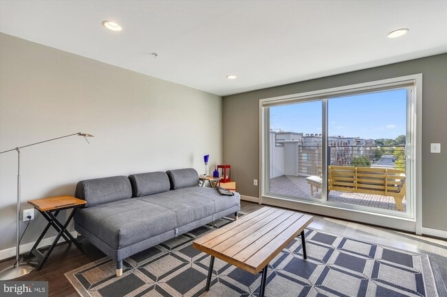 Building Photo - 8052 Red Hook St