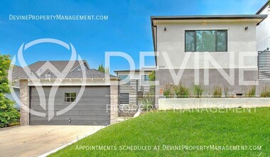 Building Photo - 3026 Greenfield Ave