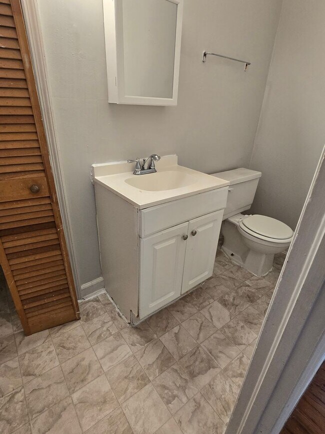 Building Photo - Decker Boulevard-International Corridor