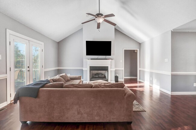 Building Photo - Spacious BRICK HOME in Goldsboro - 3 BR, 2...