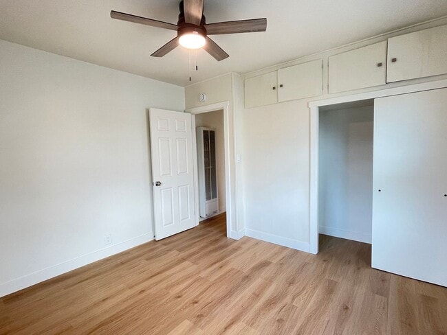 Building Photo - G22500E