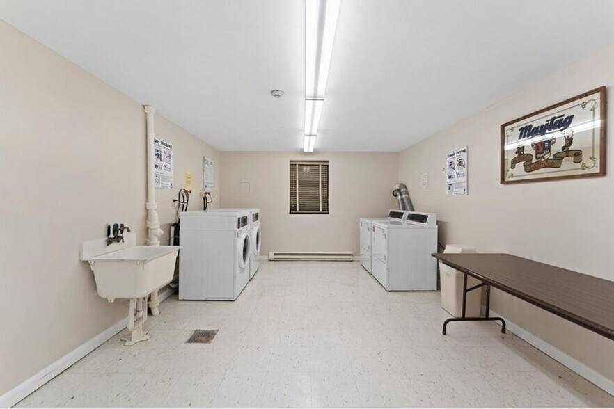 Building Photo - 1325 Worcester Rd