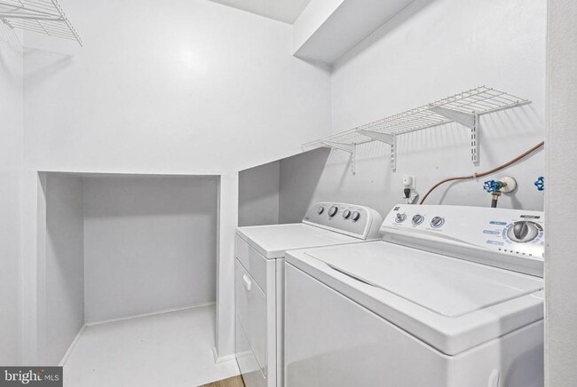 Building Photo - 7 Dennison Dr