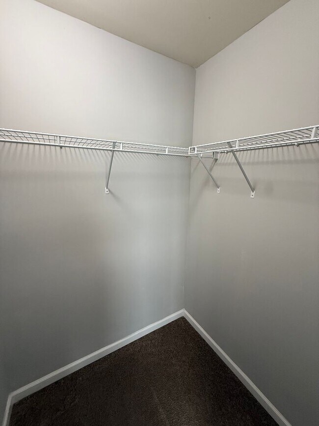 Building Photo - 1434