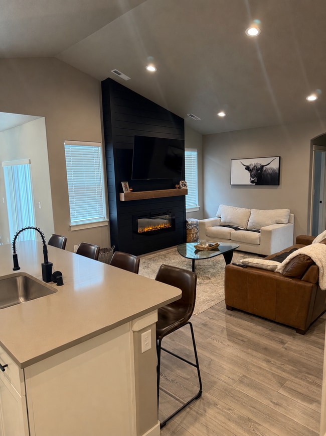 Building Photo - Newly Built 3 Bed, 2 Bath Rancher in Deer Park!