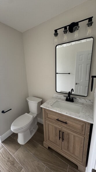 Building Photo - 7409 Lake Forest Cir