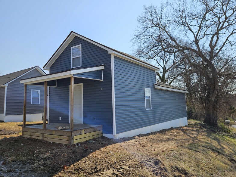 Building Photo - 1401 Stebbins St