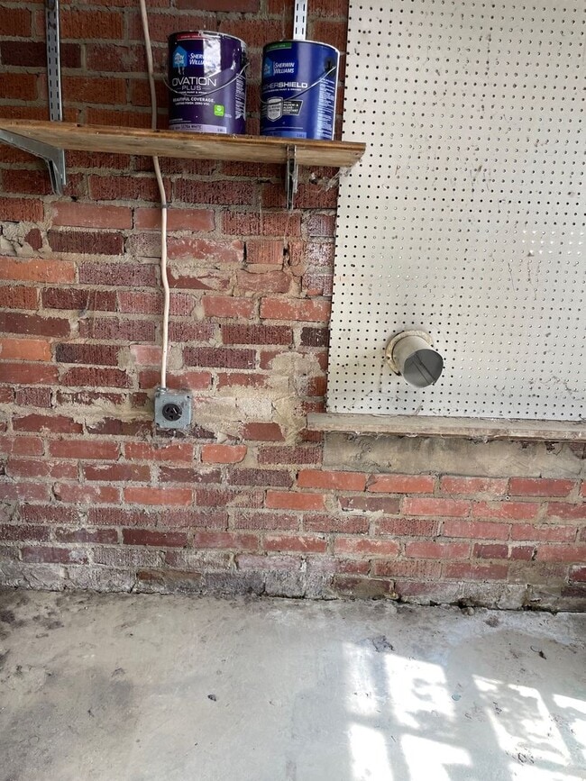 Building Photo - 3 BED, 1 BATH HOME IN ASHEBORO $1,250 RENT...