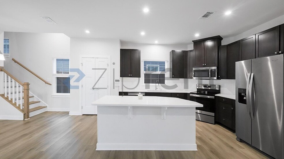 Building Photo - 8209 Warbler Wy