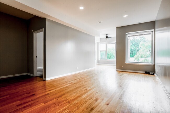 Building Photo - Spacious 4 Bedroom for Rent!
